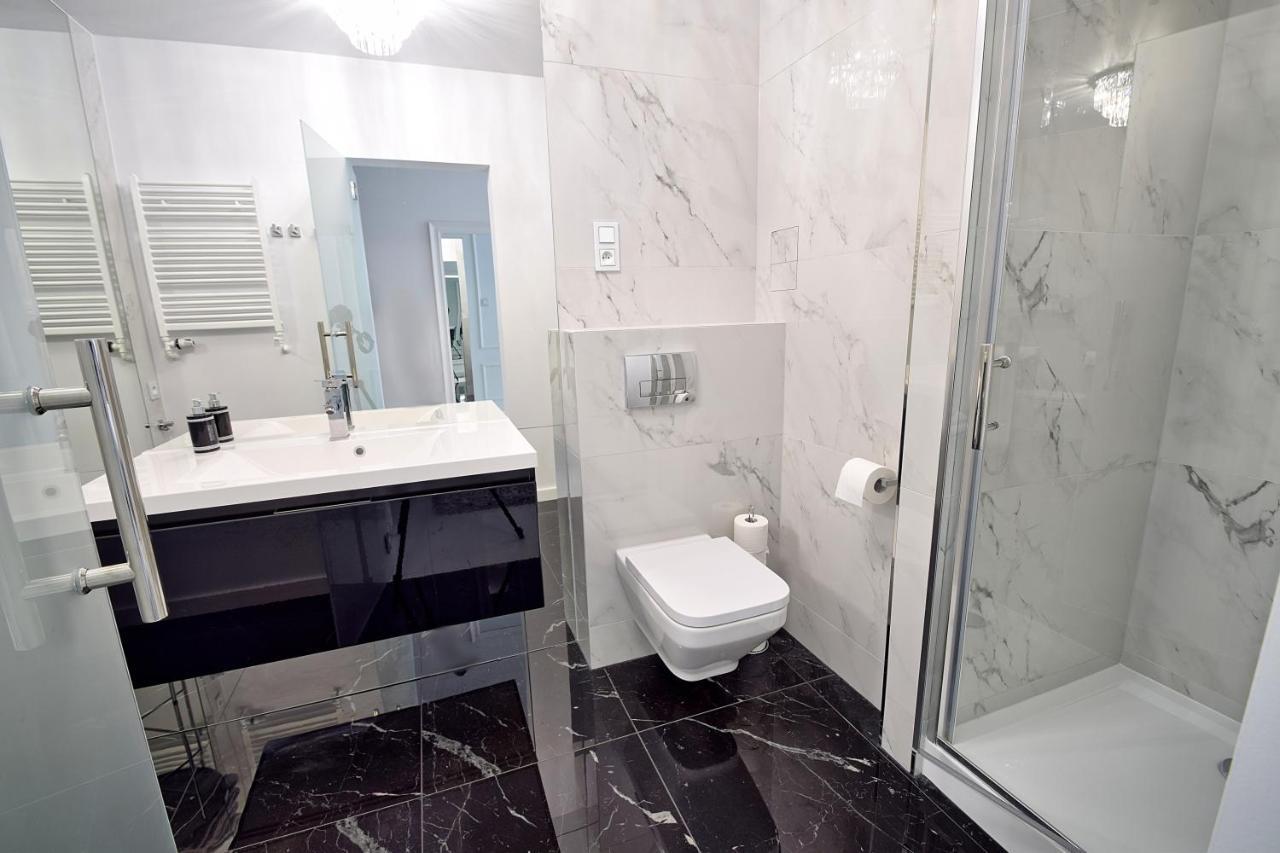 Crystal Apartament 80M Od Plazy, Przy Latarni Morskiej Kołobrzeg Esterno foto