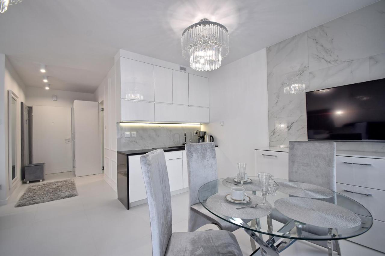 Crystal Apartament 80M Od Plazy, Przy Latarni Morskiej Kołobrzeg Esterno foto